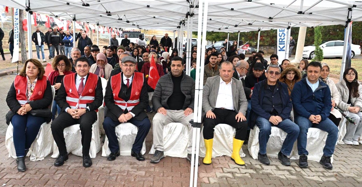 Kırşehir’de Cumhuriyet Coşkusu Yeşil Bir Gelecekle Taçlandı (1)