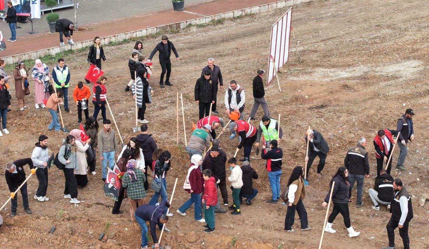 Kırşehir’de Cumhuriyet Coşkusu Yeşil Bir Gelecekle Taçlandı (2)