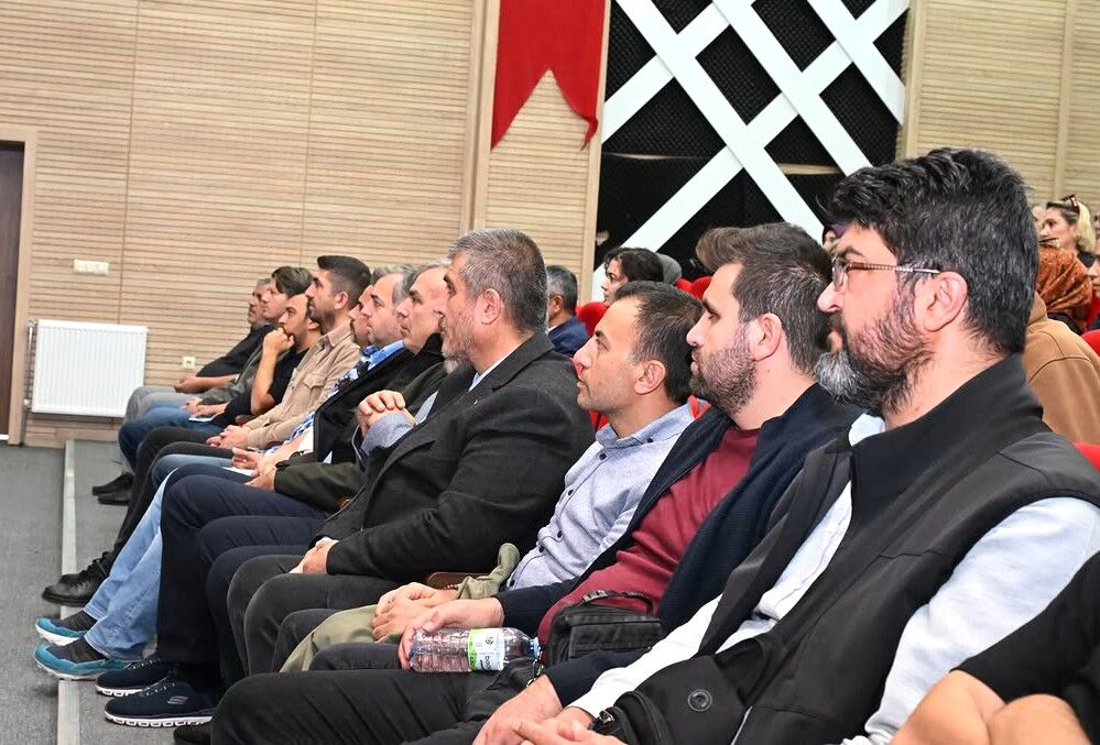 Kırşehir’de ‘Gençlik Sizin Eseriniz Projesi’ Ile 303 Öğretmen Bilinçlendirildi (2)