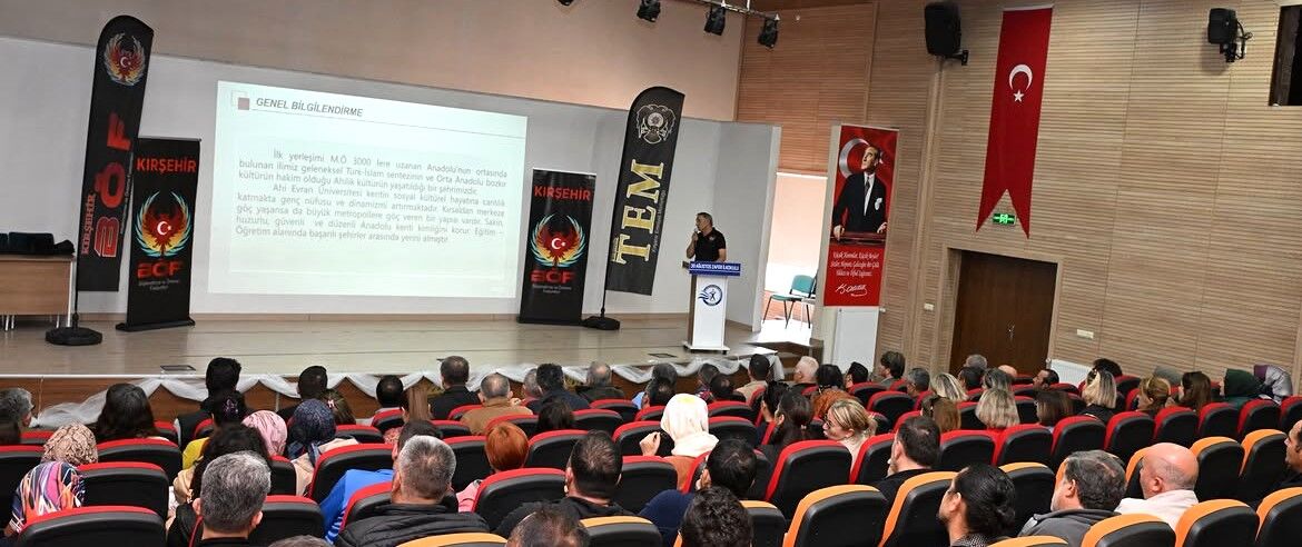 Kırşehir’de ‘Gençlik Sizin Eseriniz Projesi’ Ile 303 Öğretmen Bilinçlendirildi (3)
