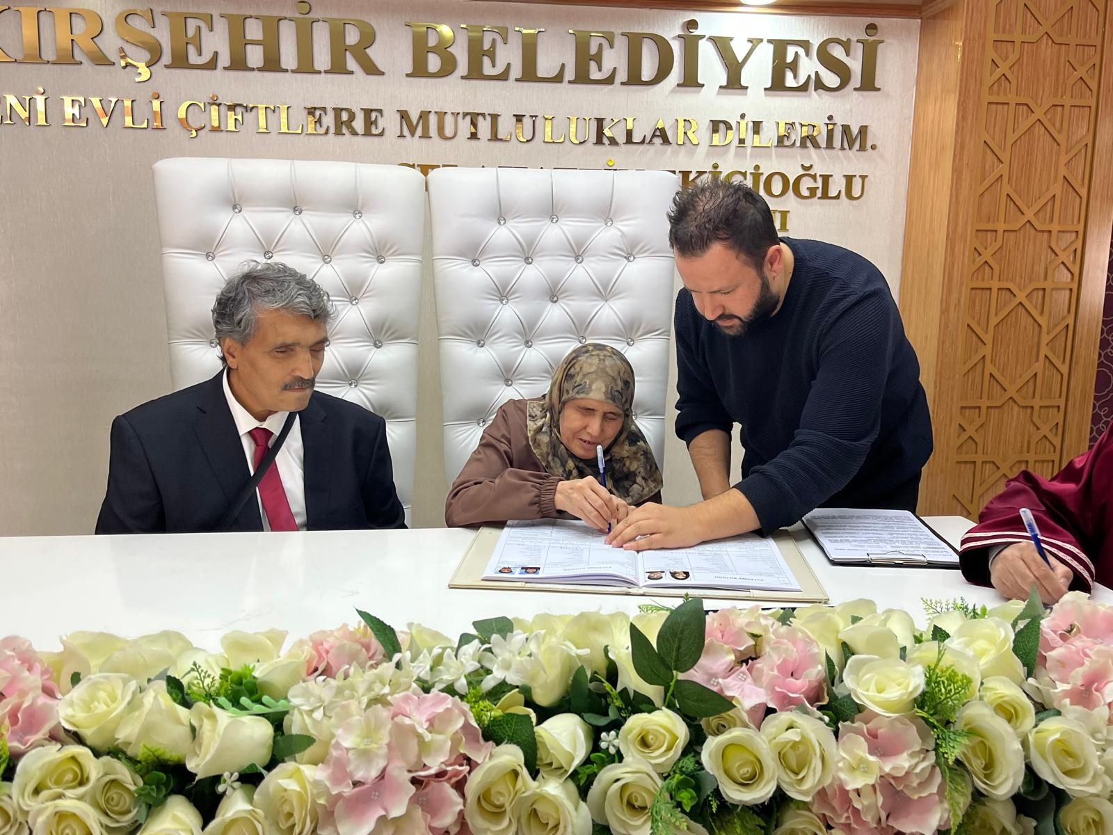 Kırşehir’de Görülmemiş Aşk! Telefonda Tanıştılar, Nikâh Masasına Oturdular (1)