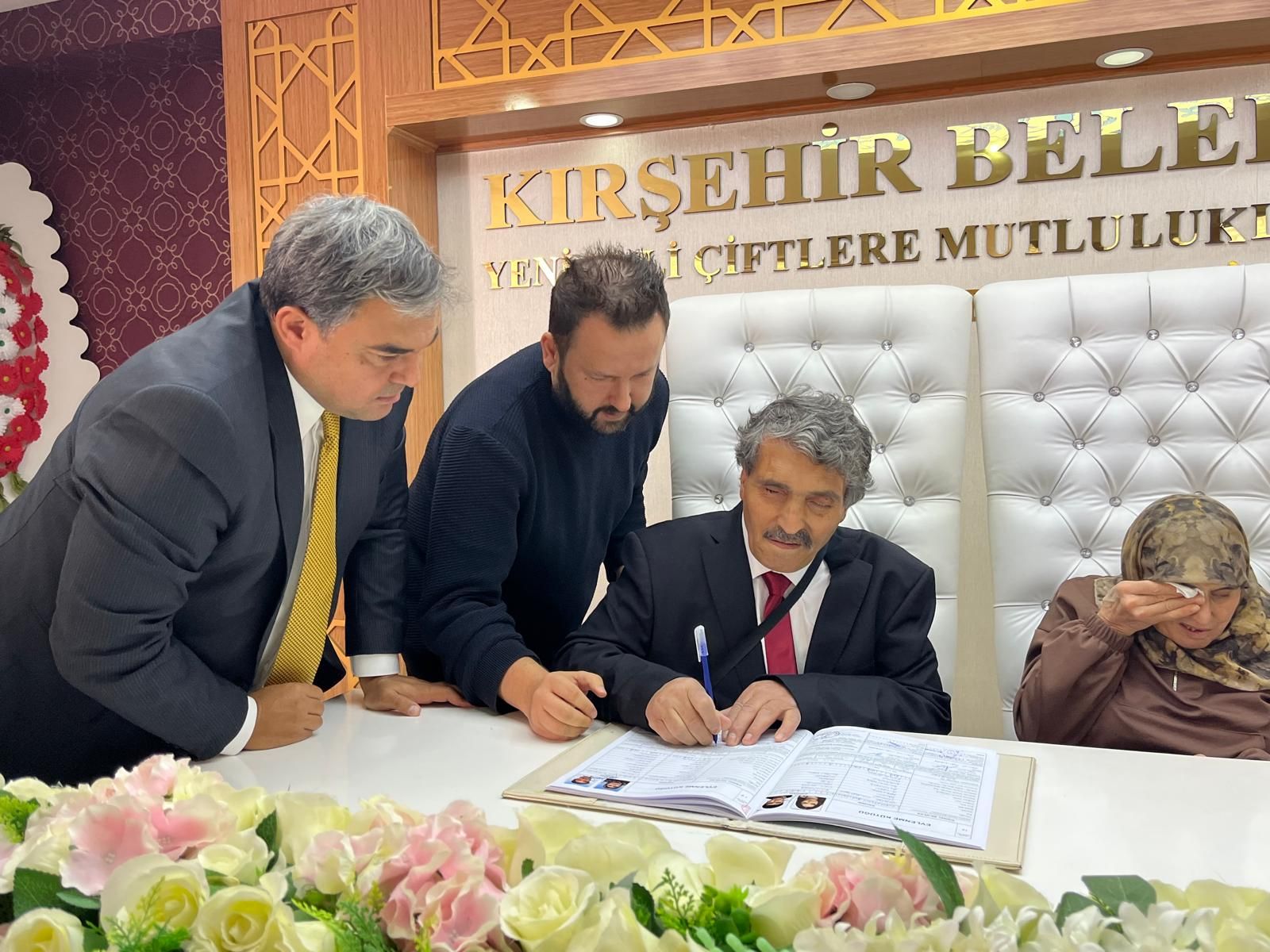 Kırşehir’de Görülmemiş Aşk! Telefonda Tanıştılar, Nikâh Masasına Oturdular (2)