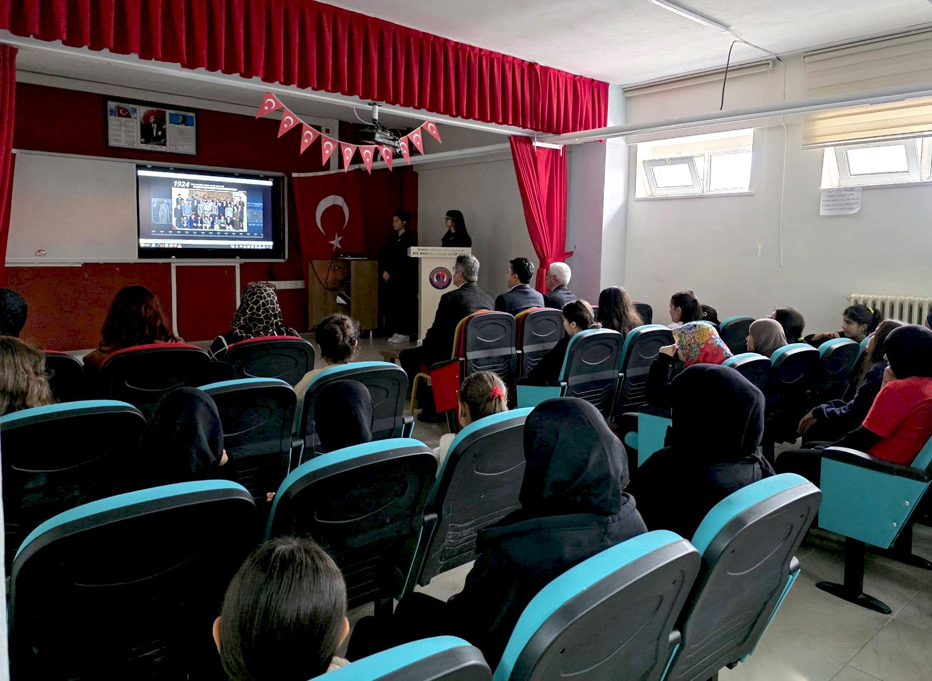 Kırşehir’de İmam Hatip Okullarının 75. Kuruluş Yıl Dönümü Coşkuyla Kutlandı! (5)