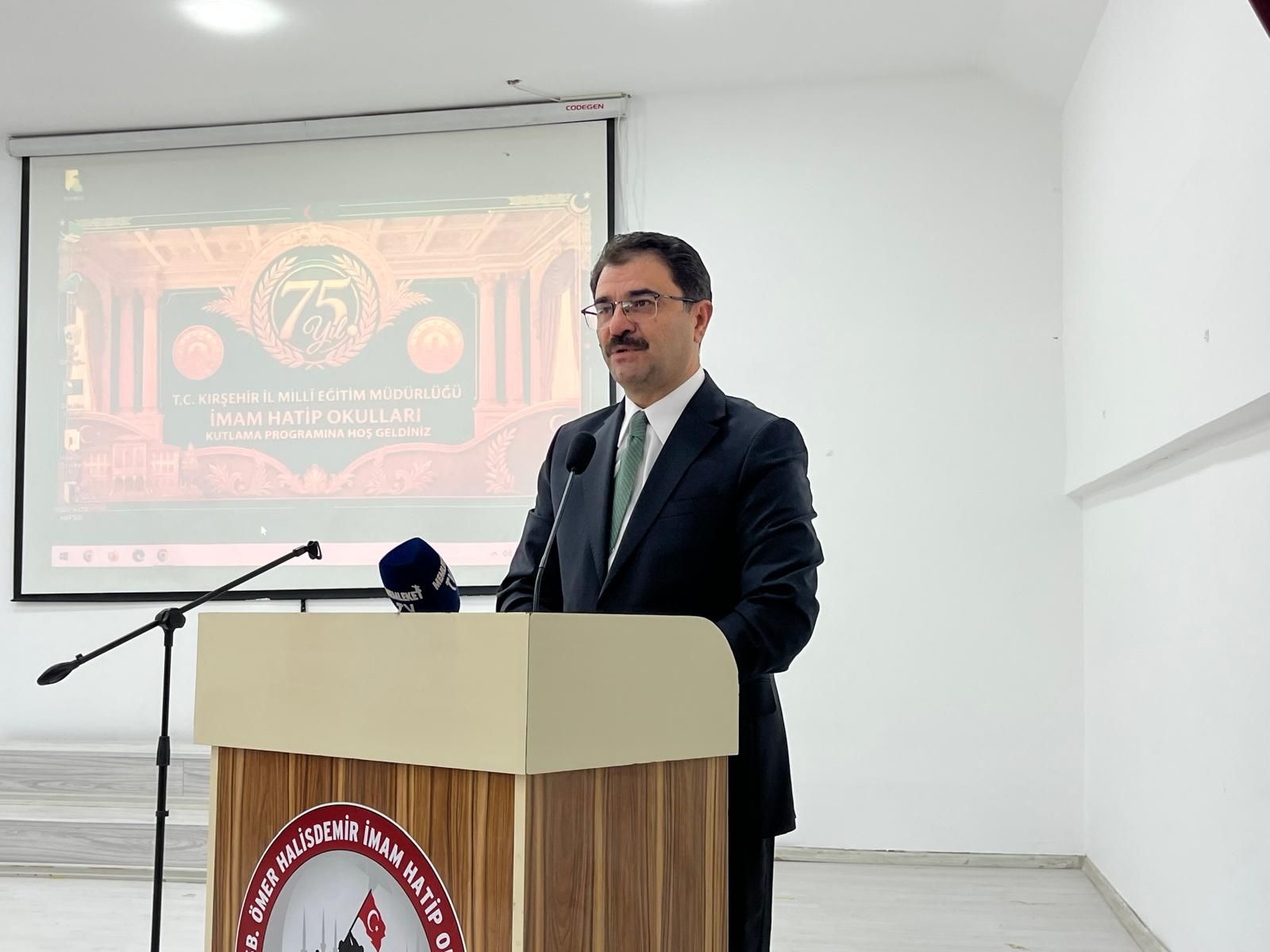 Kırşehir’de İmam Hatiplerin 75. Yılı Kutlandı, Hafızlara Ödül Verildi (29)