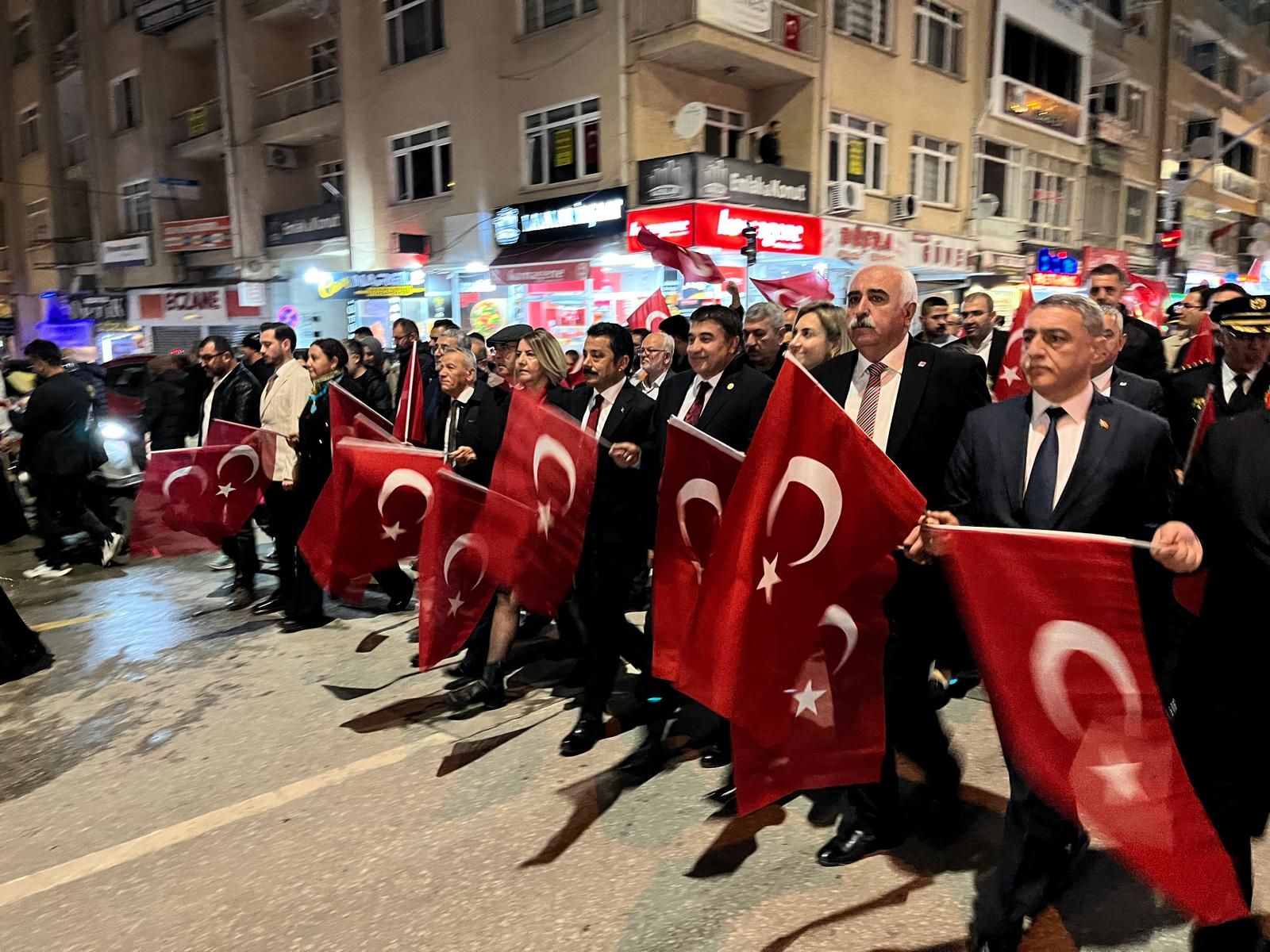 Kırşehir’de Meşaleler Cumhuriyet Için Yandı (1)