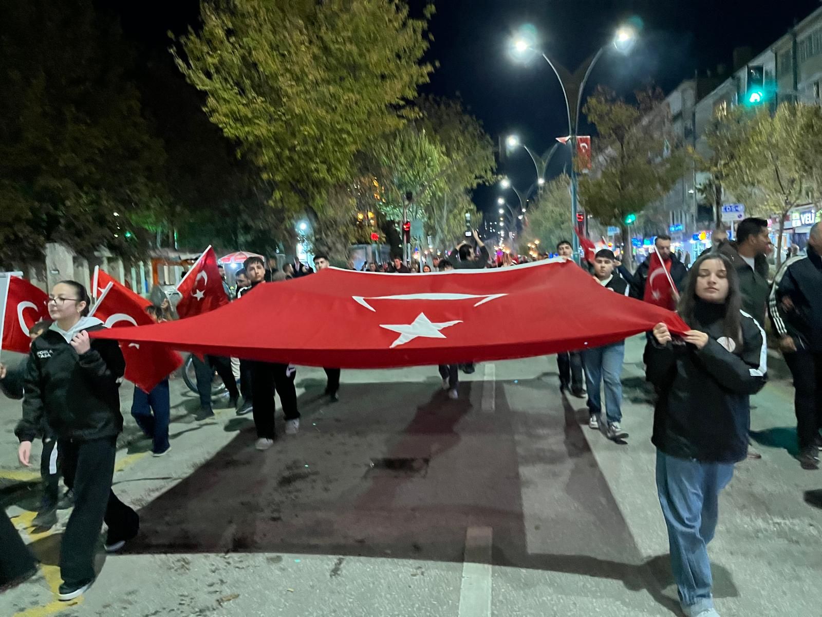 Kırşehir’de Meşaleler Cumhuriyet Için Yandı (2)