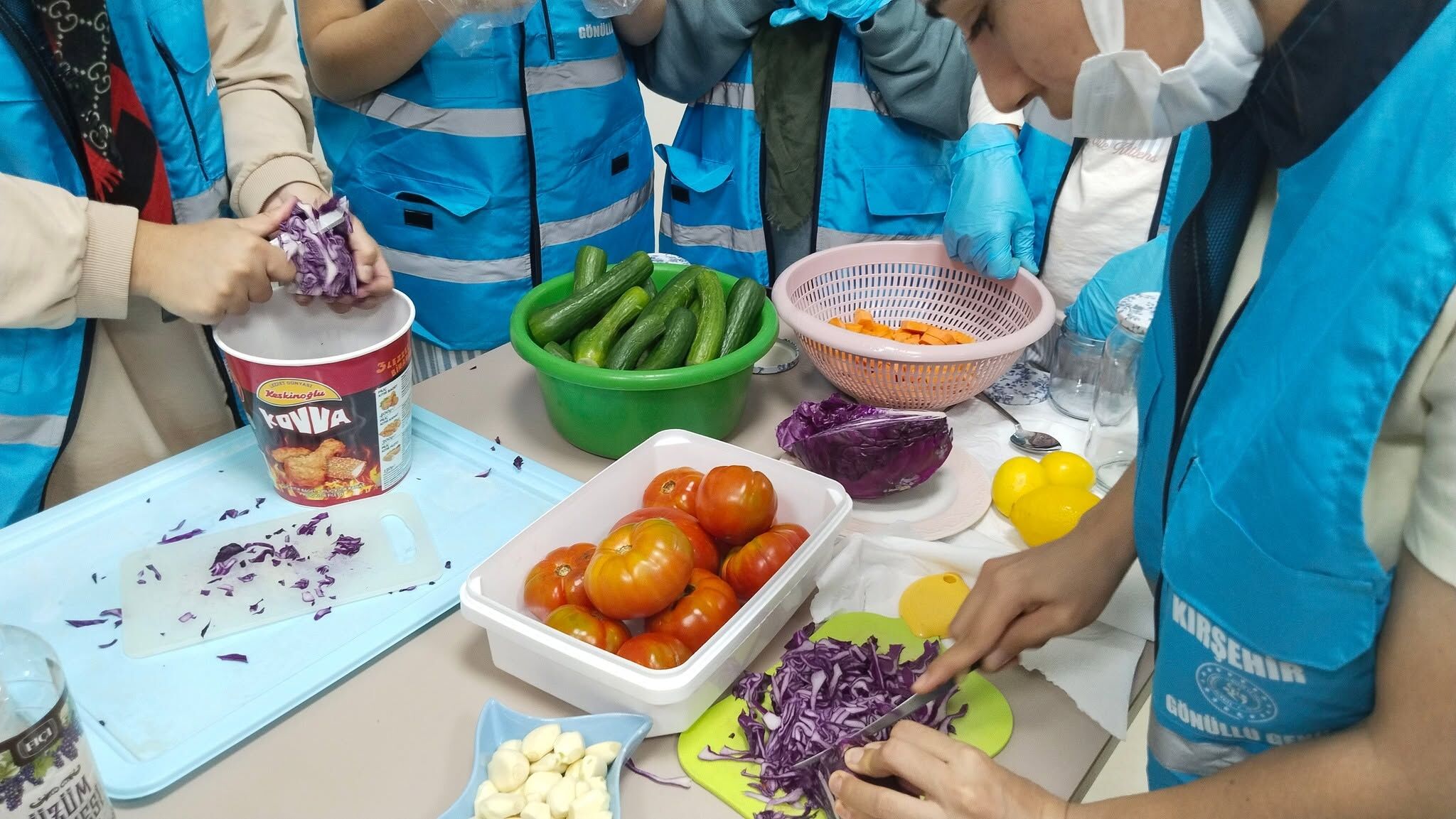 Kırşehir’de Öğrenciler “Ninemin Tarifleri” Etkinliğinde Turşu Kurdu 1