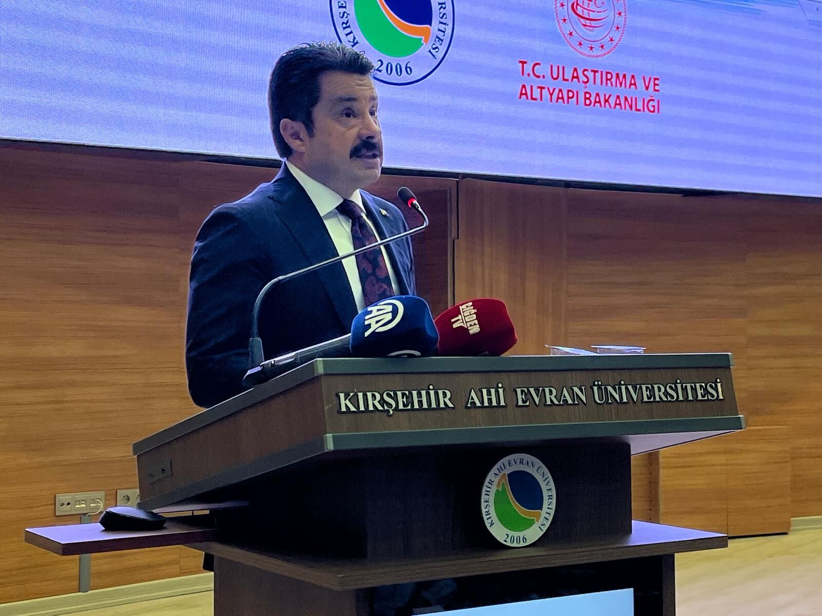 Kırşehir’de Ufest Coşkusu Yaşandı! Bakan Yardımcısı Boyraz Gençlerle Buluştu (6)