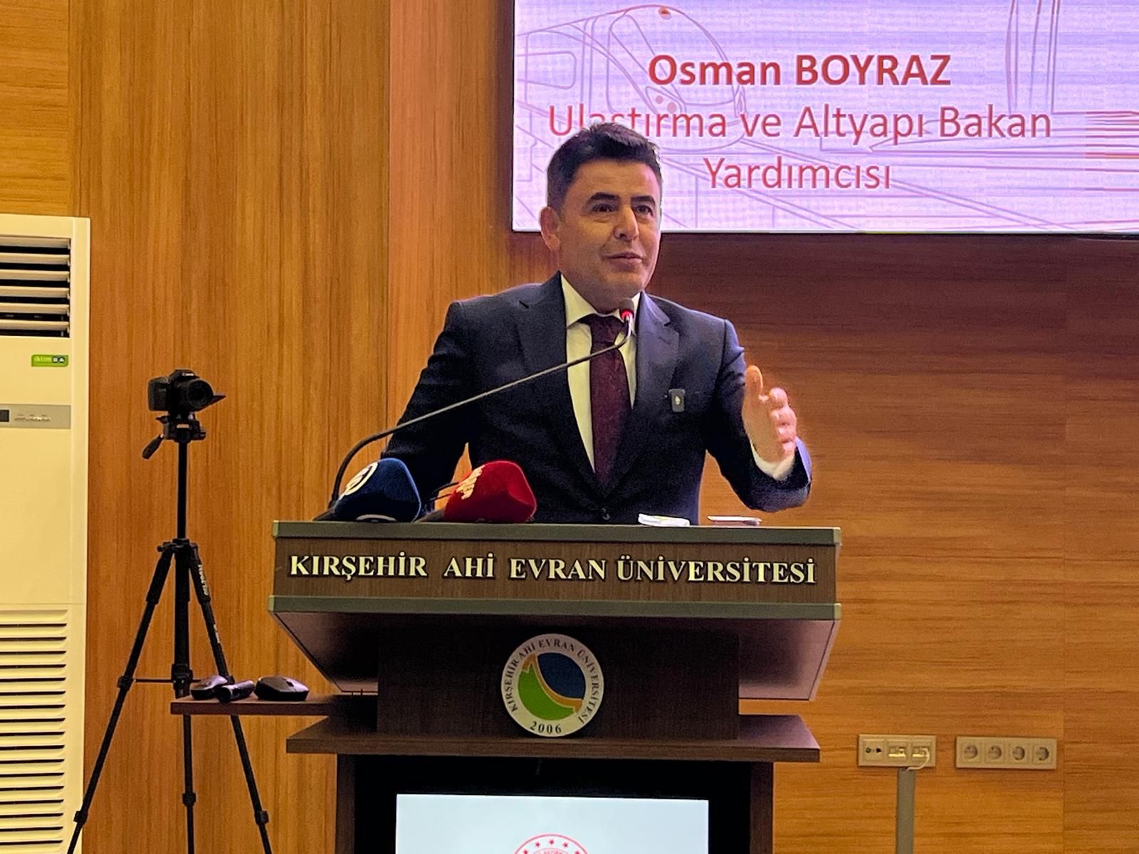 Kırşehir’de Ufest Coşkusu Yaşandı! Bakan Yardımcısı Boyraz Gençlerle Buluştu (9)