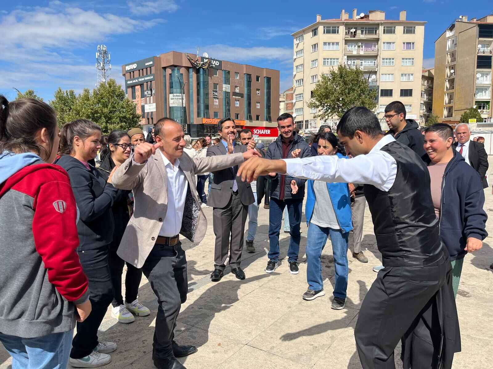 Kırşehir’de Yaşlılar Ve Gençler Aynı Kortejde Buluştu, Eğlence Meydanlara Taştı (11)
