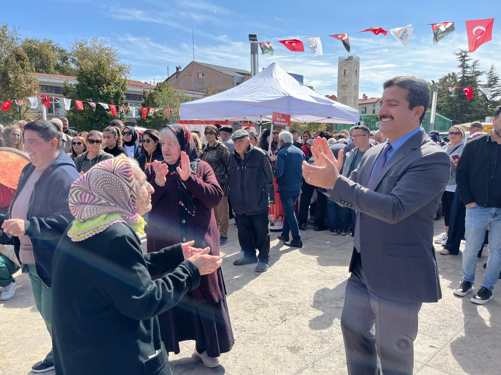 Kırşehir’de Yaşlılar Ve Gençler Aynı Kortejde Buluştu, Eğlence Meydanlara Taştı (23)
