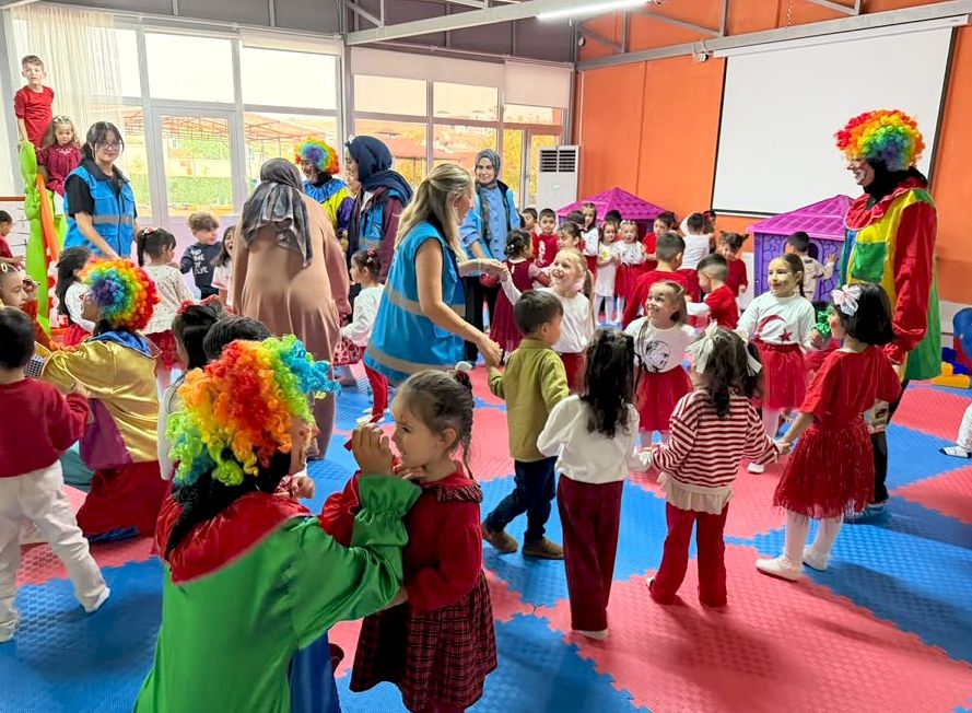 Kırşehir’de Yurt Öğrencilerinden Miniklere Unutulmaz Cumhuriyet Sürprizi! (1)-1