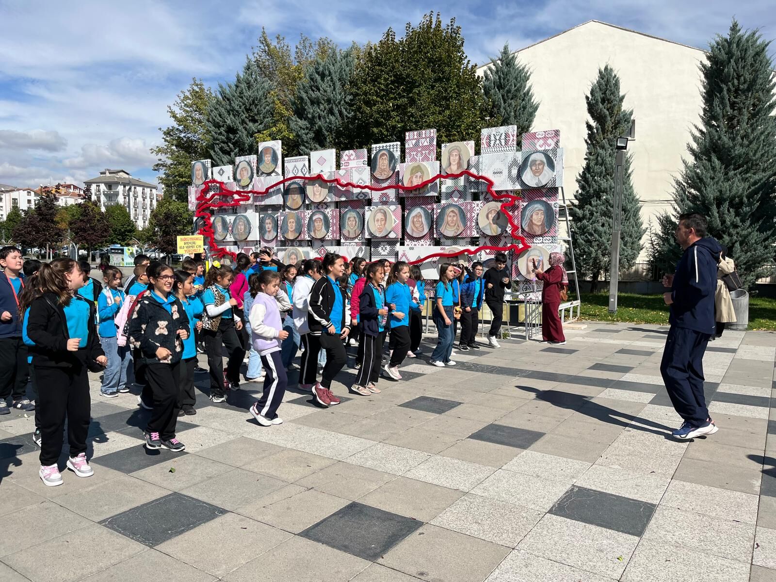 Kırşehir’de “Yürü Kırşehir” Sesleri Yükseldi Miniklerden Yerel Şiveli Pankart (12)