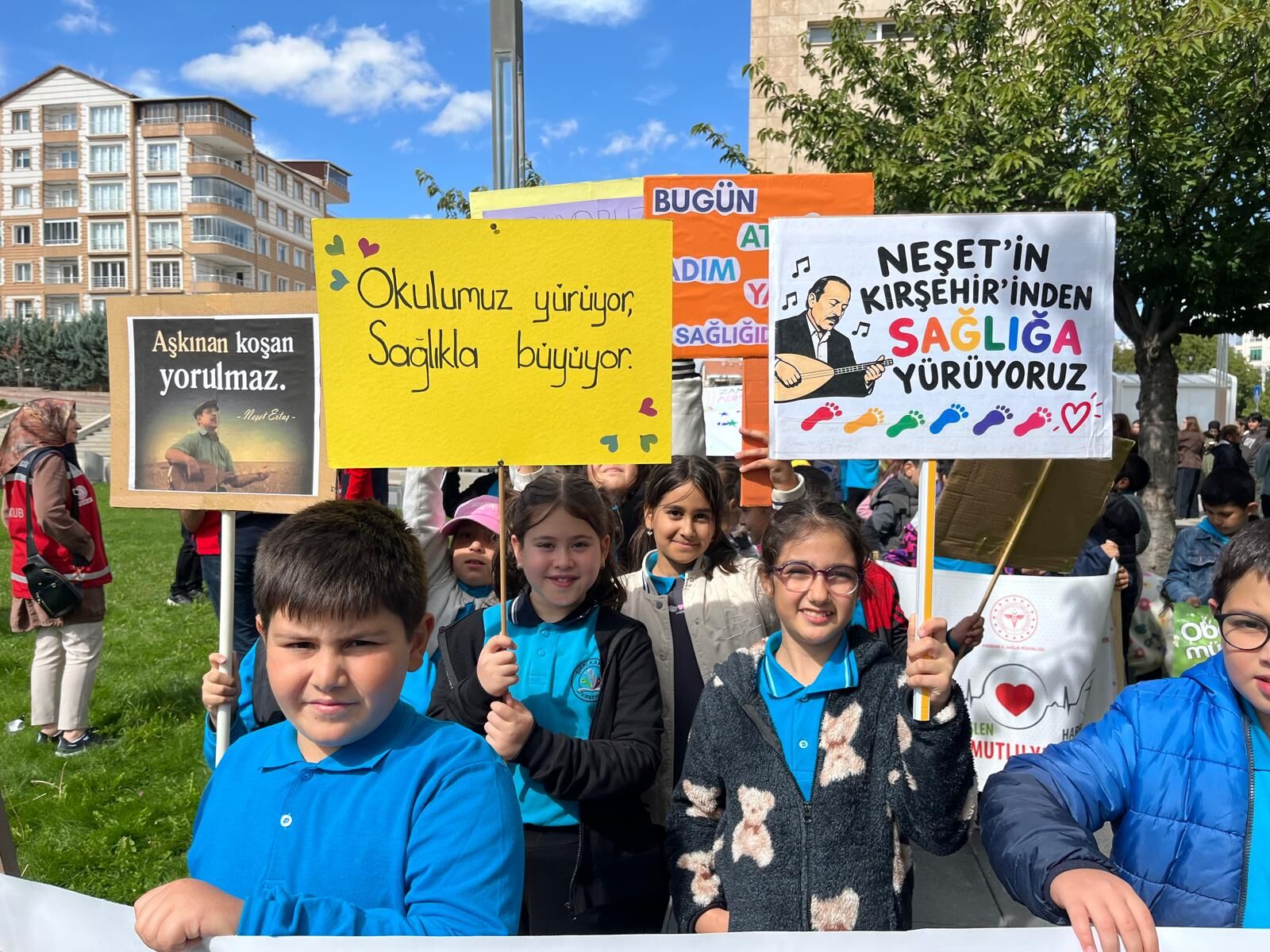 Kırşehir’de “Yürü Kırşehir” Sesleri Yükseldi Miniklerden Yerel Şiveli Pankart (2)