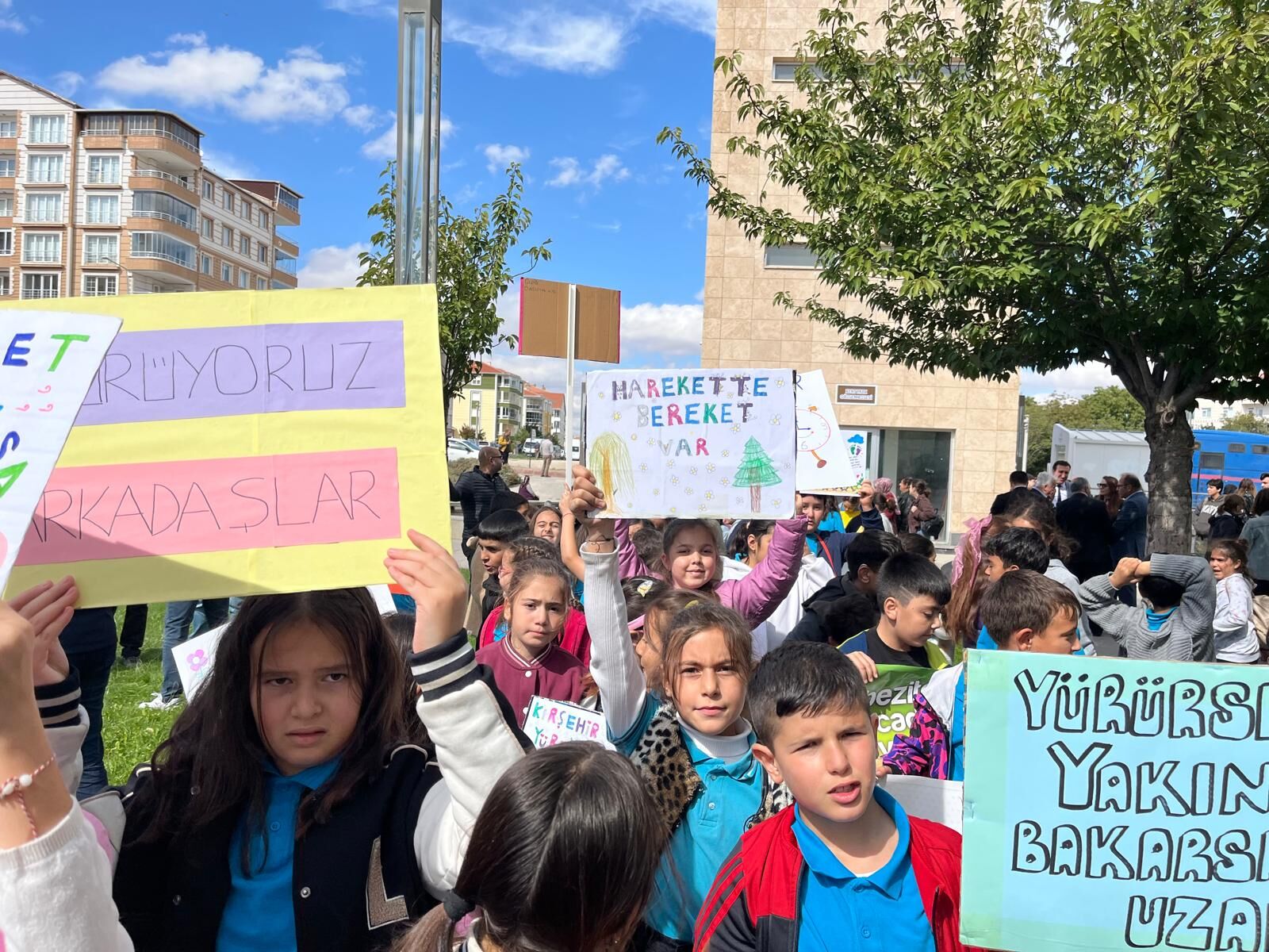 Kırşehir’de “Yürü Kırşehir” Sesleri Yükseldi Miniklerden Yerel Şiveli Pankart (3)