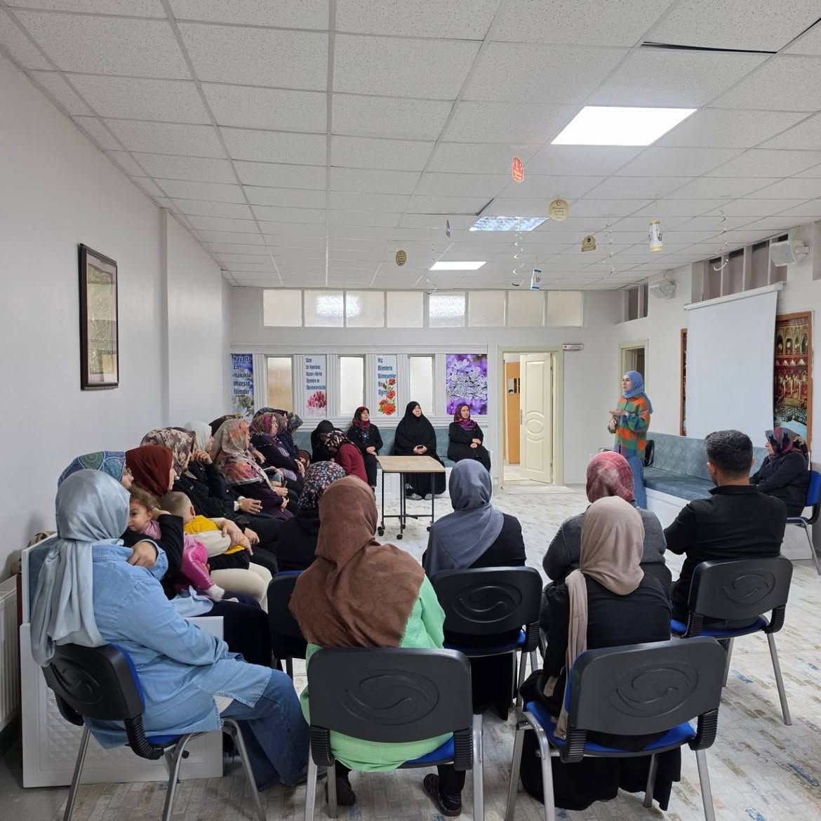 Merkez Shm Personelleri Tarafından Karlıoğlu Kuran Kursu Kursiyerlerine Çocuk Akademisi Eğitimi