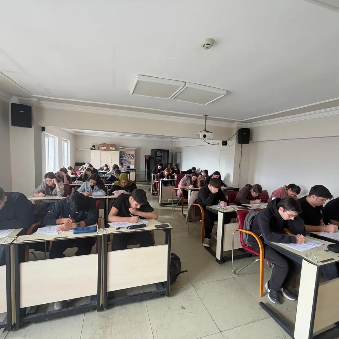 Millet Kursu Projesi Kapsamında Üniversite Adaylarına Hazır Bulunuşluk Testi Uygulandıkırşehir