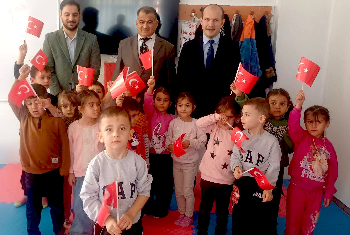 Minik Öğrenciler Kaymakam Bayram’a Sürpriz Karşılama (2)