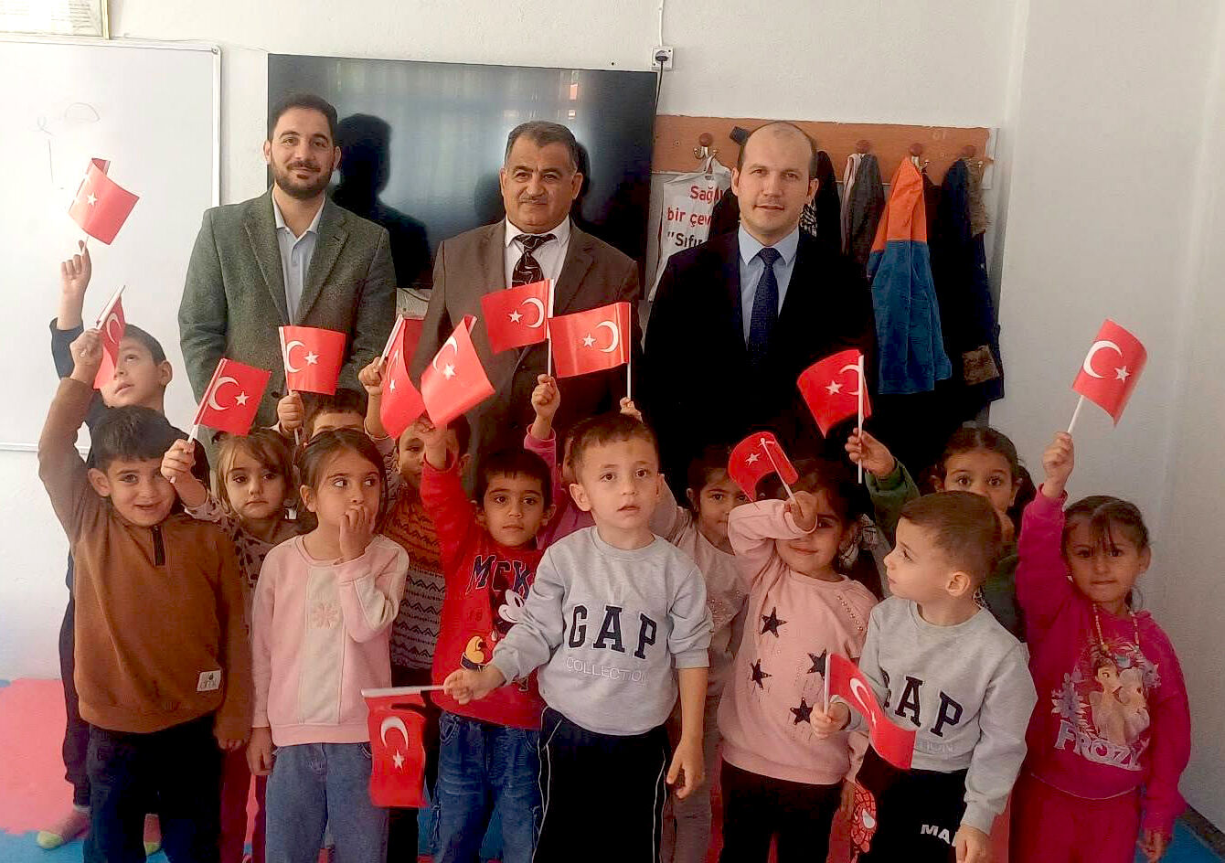 Minik Öğrenciler Kaymakam Bayram’a Sürpriz Karşılama (3)