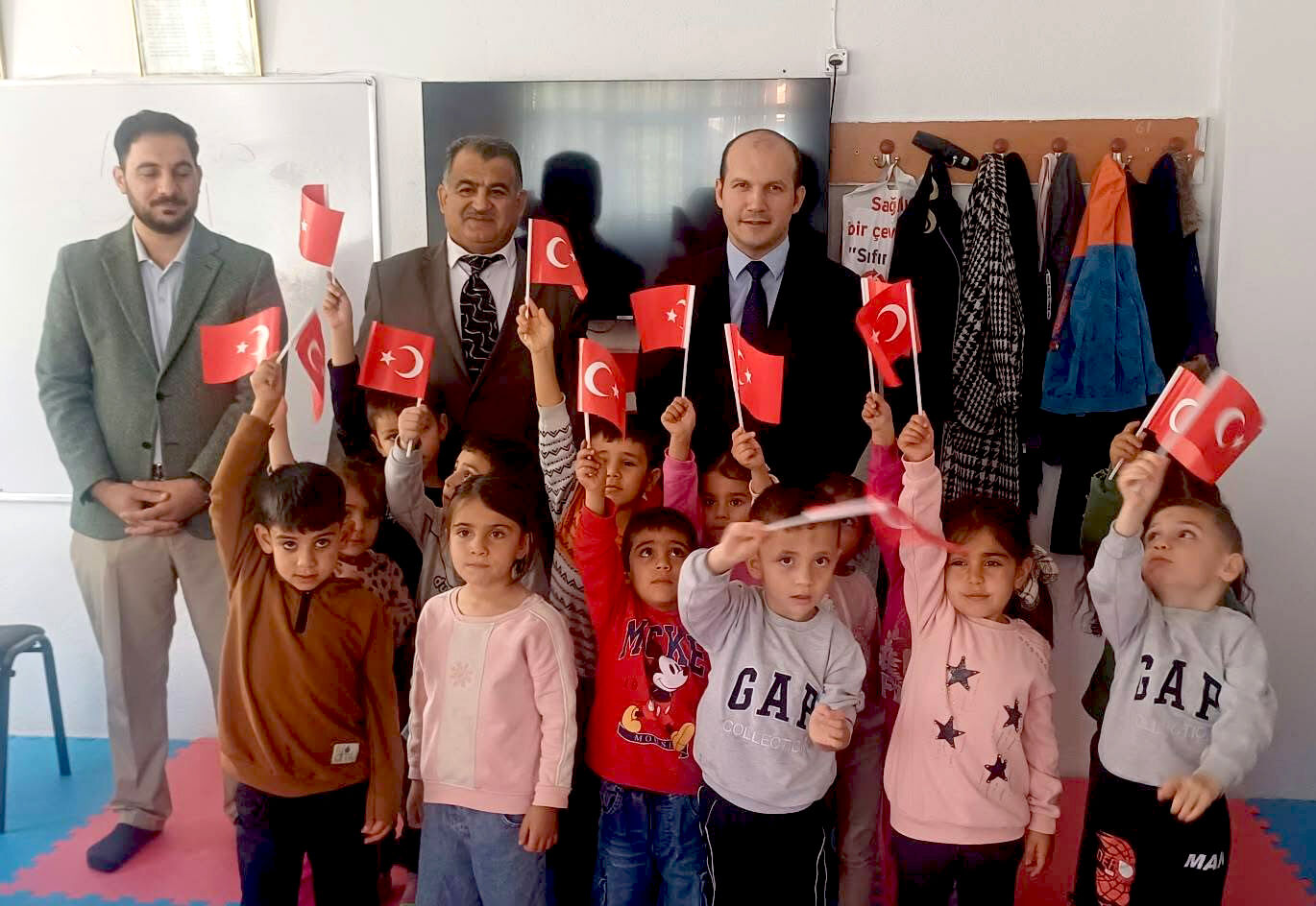 Minik Öğrenciler Kaymakam Bayram’a Sürpriz Karşılama (4)
