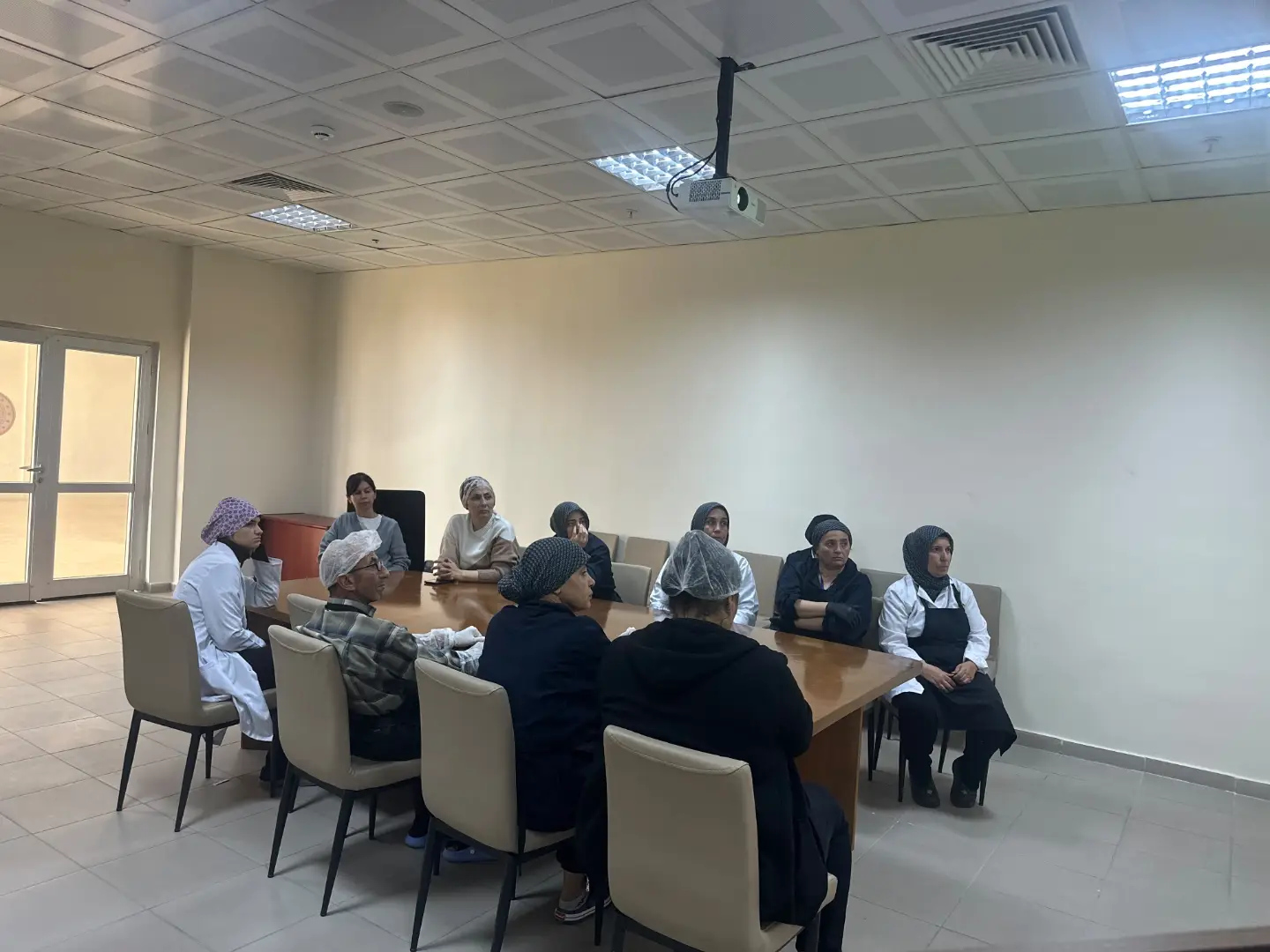 Mucur’da Yurt Personeline Beslenme Hizmeti Eğitimi Verildi 1