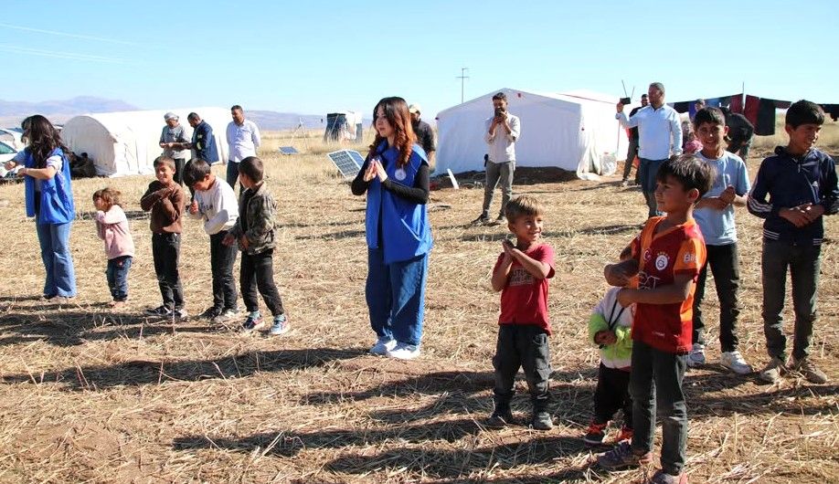 Oyunlar, Yarışmalar Ve Kahkahalar (12)