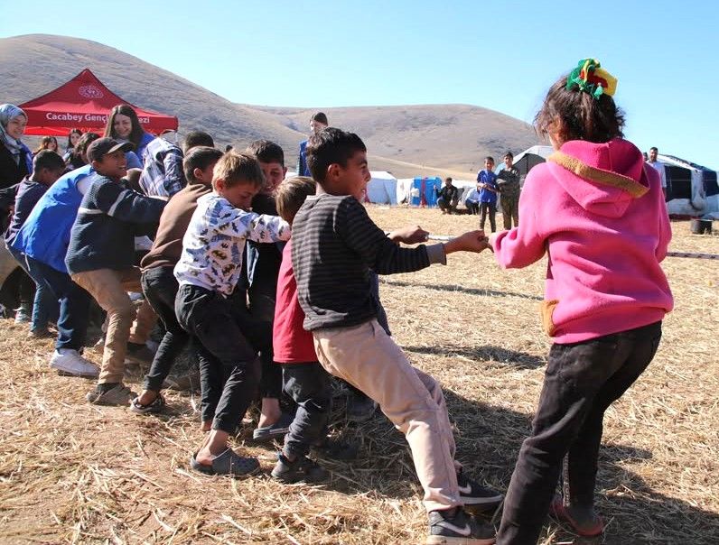 Oyunlar, Yarışmalar Ve Kahkahalar (4)