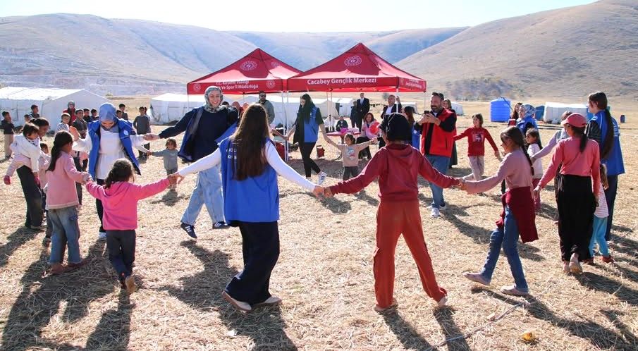 Oyunlar, Yarışmalar Ve Kahkahalar (5)