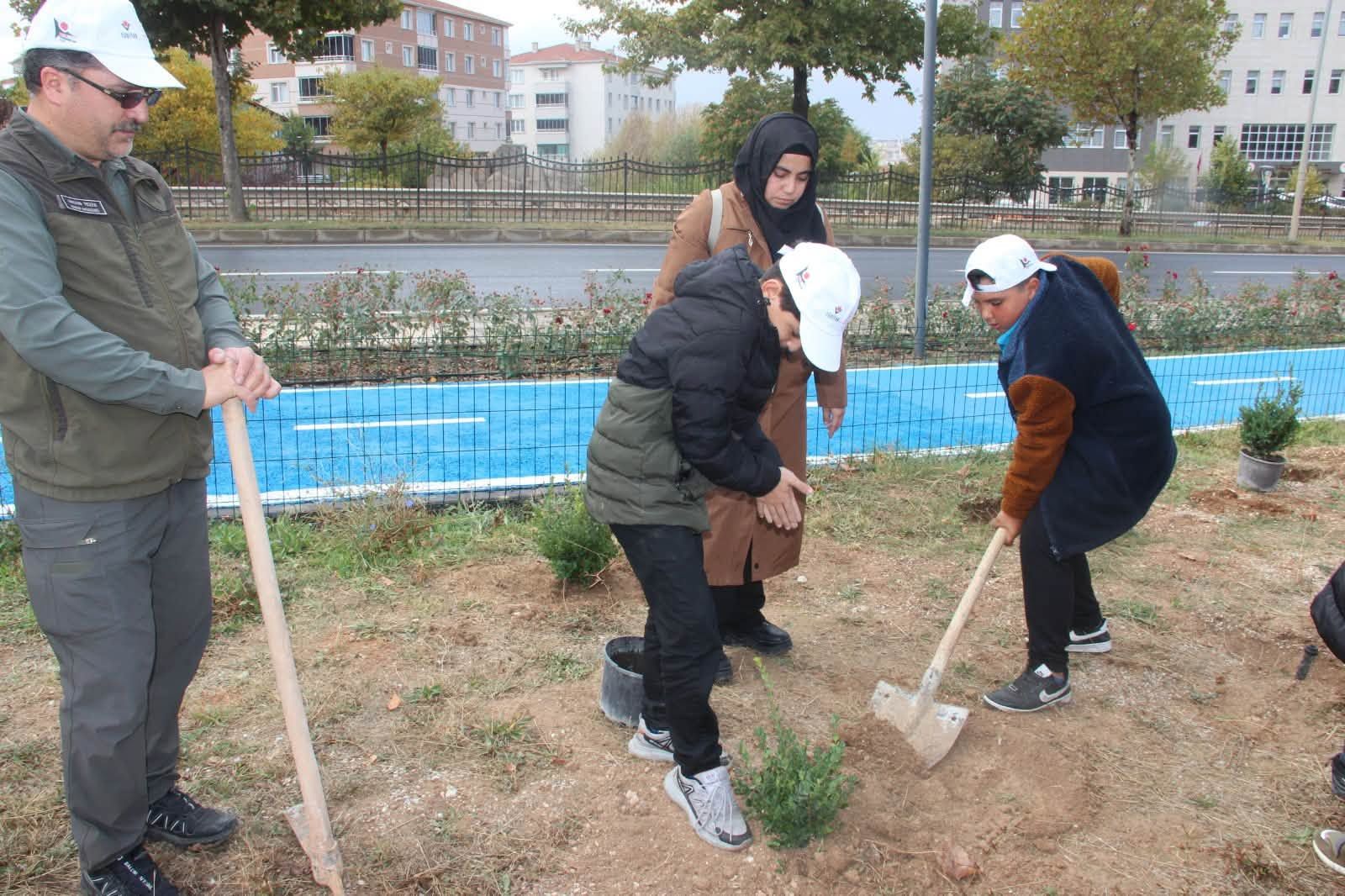 Özel Gereksinimli Öğrenciler Çiçek Ve Lavanta Dikti 3