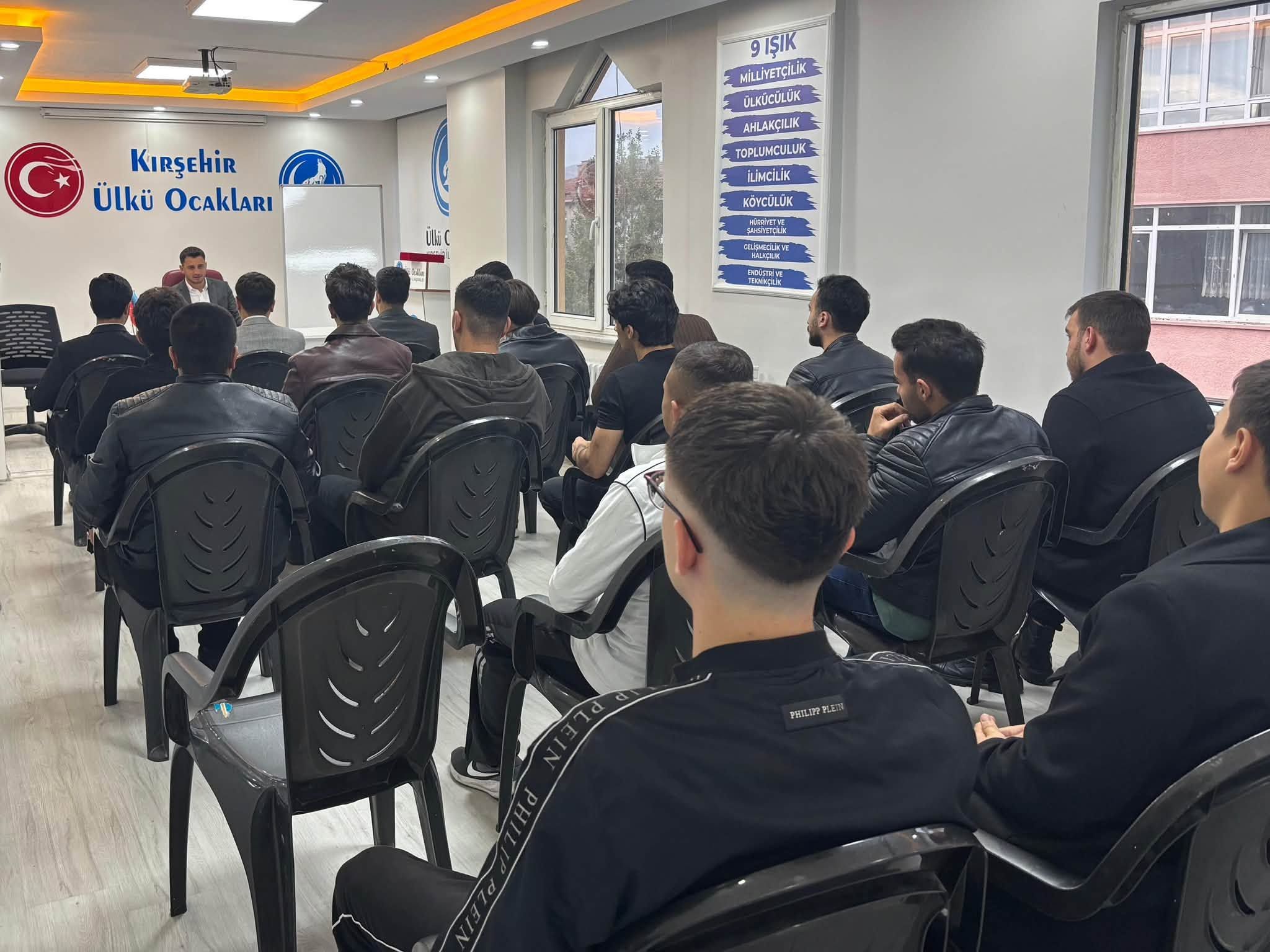 Ülkü Ocakları Kırşehir’de Güz Dönemi Seminerlerini Gerçekleştirdi 33