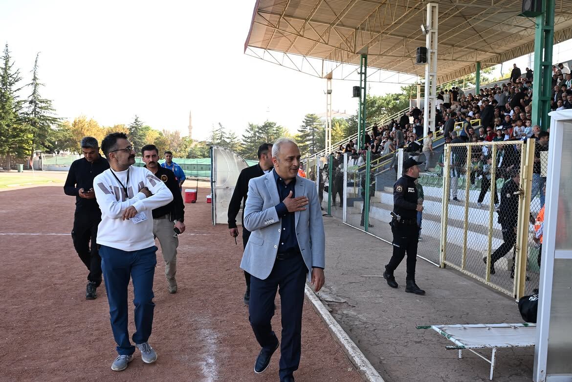 Vali Demiryürek, Kırşehir Fsk Maçını Tribünden Takip Etti (2)