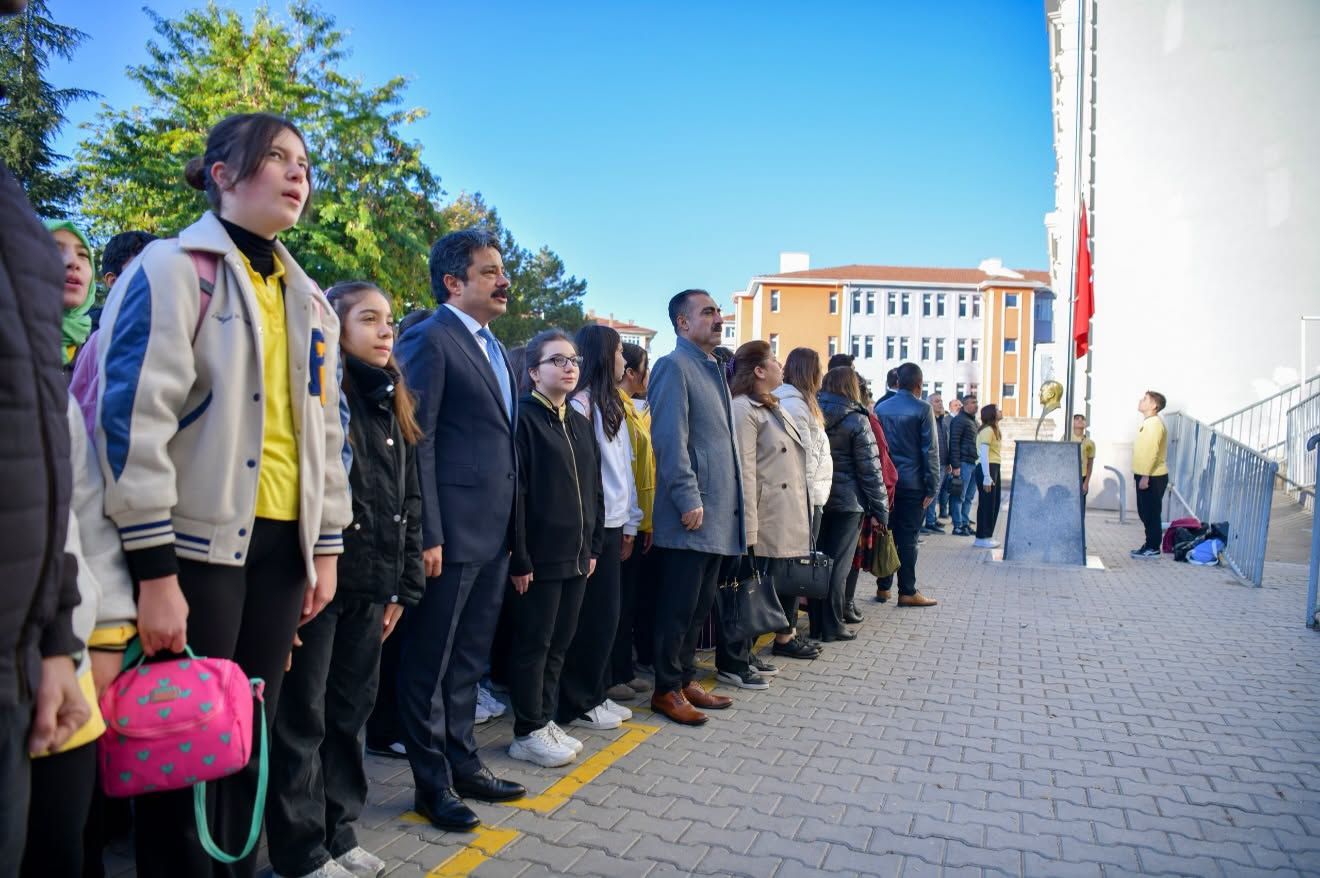 Vali Demiryürek Ve Yasin Gülşen Öğrencilerle Buluştu 2